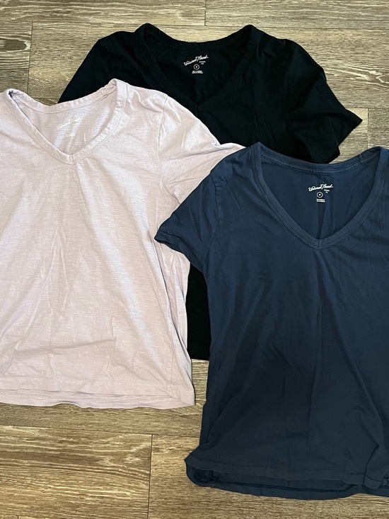 Universal Thread Tops - Universal Thread Women's V-Neck Tee Bundle